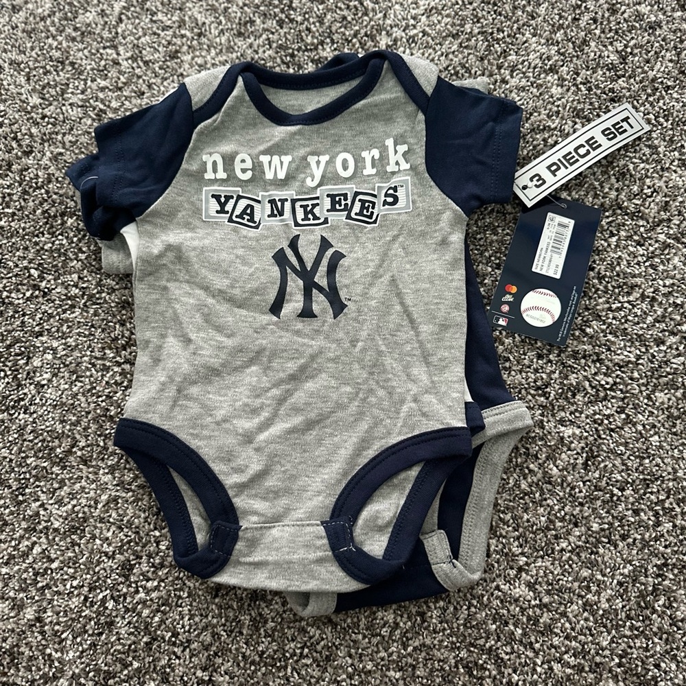 New York Yankees onesies - Navy and Gray